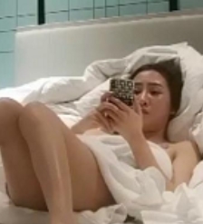 高价边缘，神似王鸥的漂亮馒头长腿美女