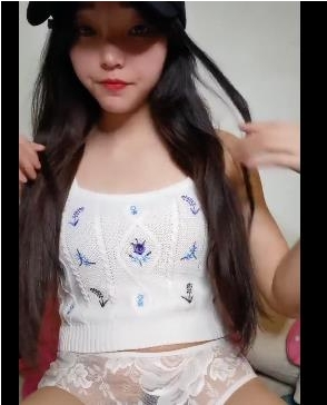 清纯妹妹的1V视频，毛多，高清1.87G