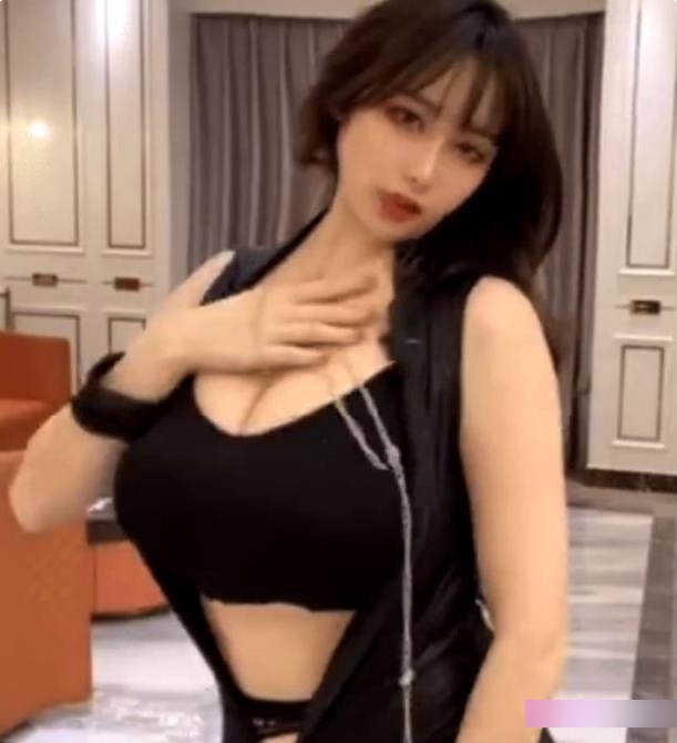 斗鱼颜值主播炮架小九自拍