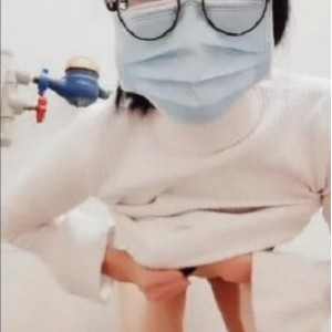 小妲己主播和小橙子浴室