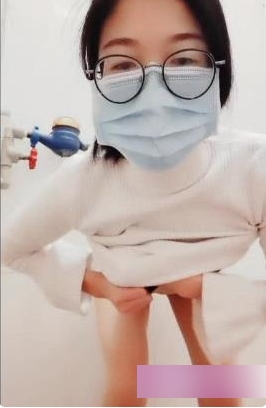 小妲己主播和小橙子浴室