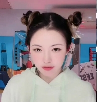 自行打包的抖音霸王兽双面直播私拍视频,金主视角,视频时长70分钟,大小10.17GB,可通过百度盘下载。