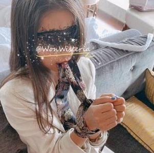 S级身材反差女神Wisteriawon三人游表里不一心跳