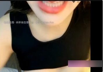 虎牙星秀主播小辘女下水首弹