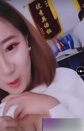 蜜桃吖直播英文老师作品