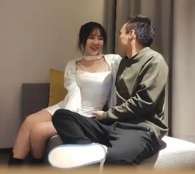 步宾探花精选：高颜值长相甜美的大奈白裙妹子打粑粑1V-258M