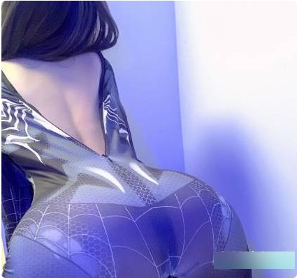 奇妙独家：定制的艺校大三长腿舞蹈生表演极限一字马