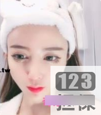 安慕希首秀露脸的baby商品