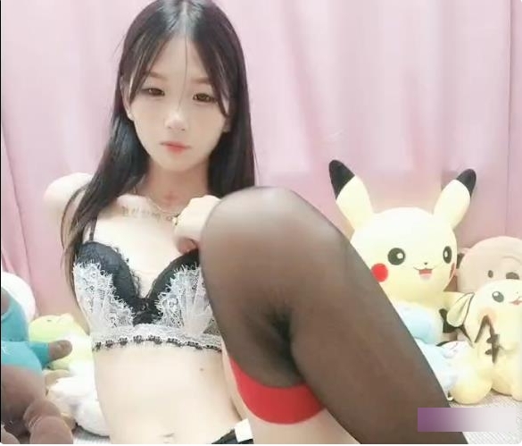 绝色美女Carti模特755M身材展示半筒黑丝手指舞互动