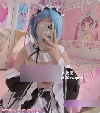 林于超的行为视频：放飞自我、拥抱亲吻和猛踢头部