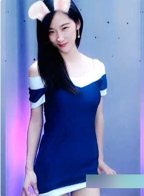 性感女主播小小兔：梦想之旅的眼前一亮颜值与性感头发