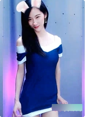 性感女主播小小兔：梦想之旅的眼前一亮颜值与性感头发