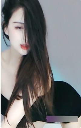 超高颜值女主播苏樱的完美舞姿和新鲜滤镜，让你沉浸在清新的礼物世界中