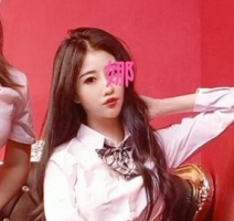 转载搬运：转载搬运的商品标题可以是“高质量转载搬运服务”或者“专业转载搬运平台”雅典娜娜：雅典娜娜的商品标题可以是“时尚女装品牌雅典娜娜新款上市”或者“雅典娜娜官方旗舰店限时特惠”美脚烧鸡：美脚烧鸡的商品标题可以是“美味烧鸡特色美脚鸡肉”或者“口感鲜美的美脚烧鸡”私拍：私拍的商品标题可以是“专业私拍摄影服务”或者“私人定制的专属私拍作品”吃瓜瑜伽：吃瓜瑜伽的商品标题可以是“轻松愉快的吃瓜瑜伽体验”