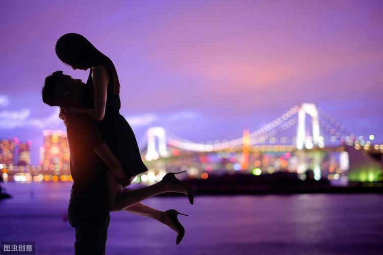 了解对方的秘密，吸引对方的心灵