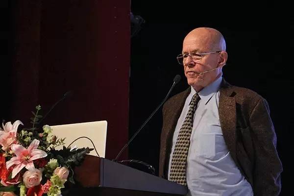 2022年诺奖中日四位夺奖热门作家作品集