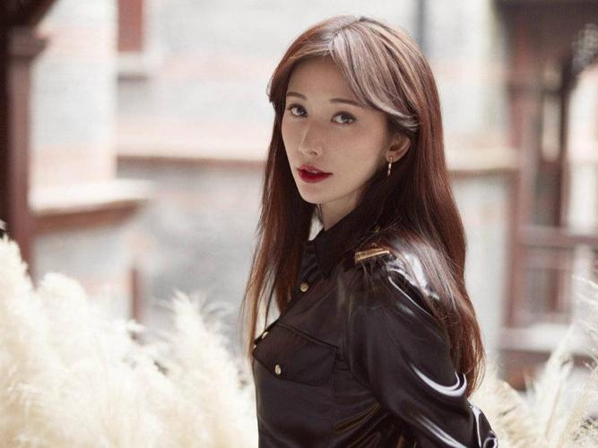 明星八卦:揭秘明星们的私生活和内幕,曝光他们的绯闻、恋情和八卦事件