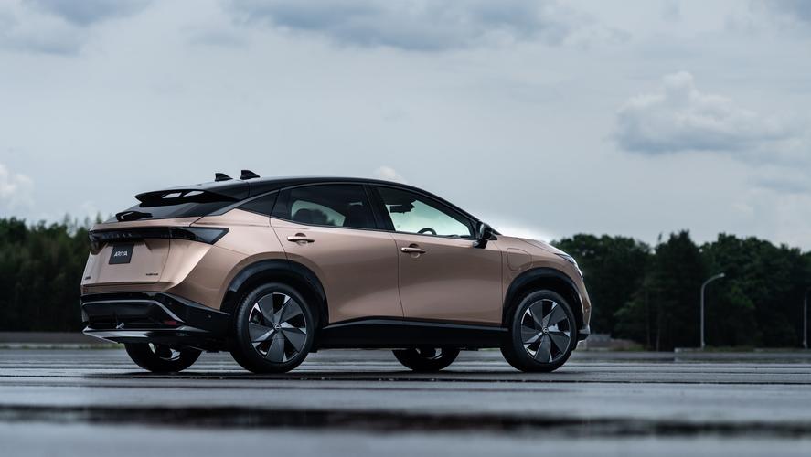 世界汽车2021:全球汽车行业的发展趋势与前景