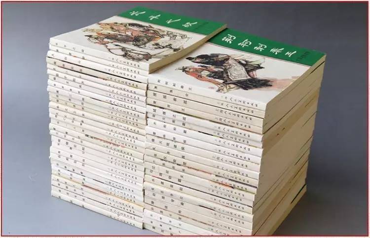 《全唐诗》:唐代古典诗歌总集,影响最大的巨著,豆瓣评分高达9.6,具有重要的历史、文化和文学参考价值。