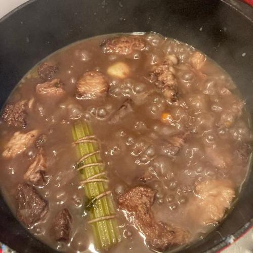 陈绪荣大师教做菜：农家小炒肉、香辣肉丝、大豆炖排骨、花生炖猪蹄、红酒炖牛腩、香煎牛排、红焖羊肉、贵妃鸡、怪味鸡丝、麻香酥鸭