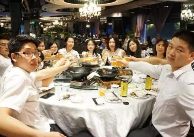 职场红人的攻心计:玩转饭局和酒桌,赢得贵人青睐