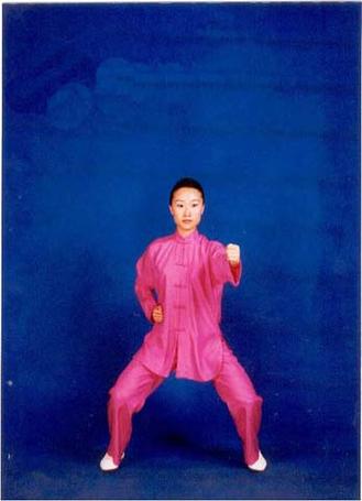 武术健身:强身健体的武术训练方法易筋经:传统武术修炼的经典功法八段锦:提升身体柔韧性和健康的养生功法截拳道:高效实用的自卫技术与身体训练散打:激烈搏击运动,提升身体素质与战斗能力擒拿:灵活应用的技巧,掌握对手的控制与服装拳击:强化肌肉力量与爆发力的拳击训练