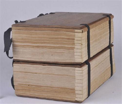 南宋史学家袁枢巨著《通鉴纪事本末》42册