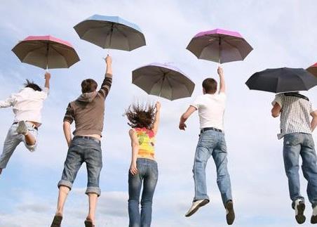 如何在社交场合中与他人相处得体和谐