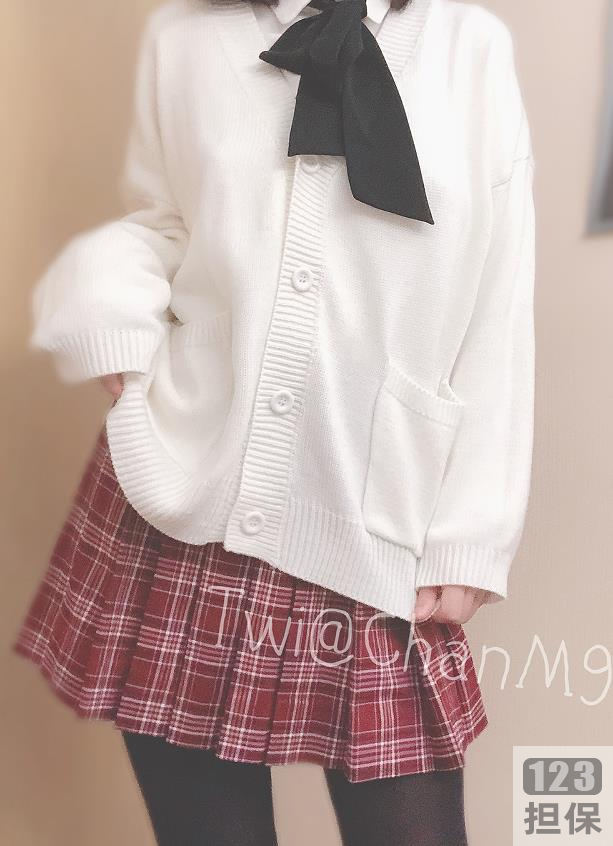 VIP专享！全新资源，粉嫩恶犬酱拍摄风格，1V15P完就娆让你内卷不停！