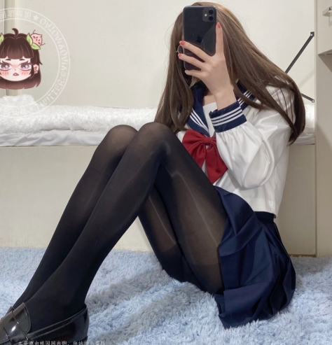 《推特美少女仙仙桃》-高颜值妹子的身材好，带给你1.8G的视频和照片！