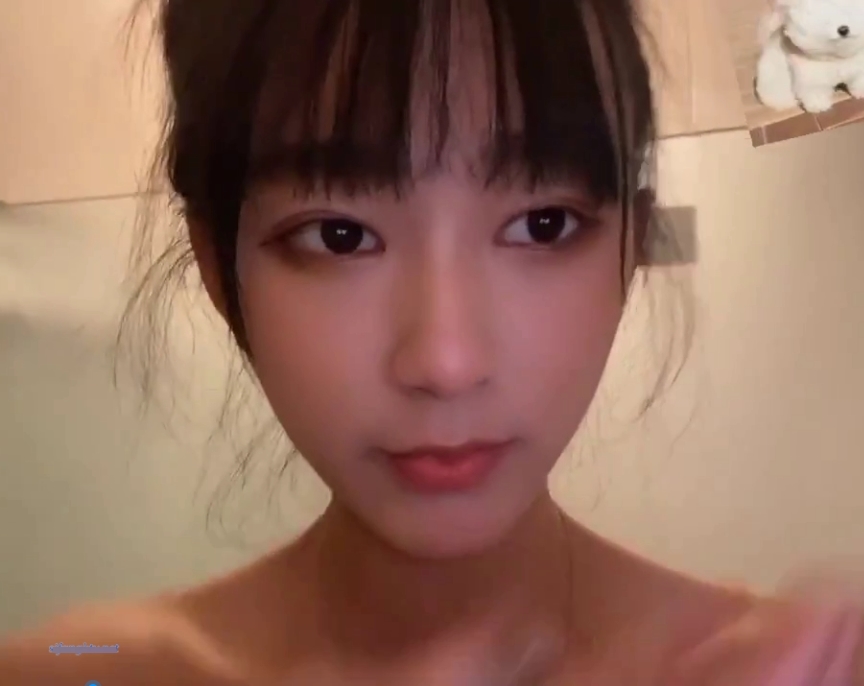 Twitter上的佳凯小仙奶，23v，18p，500m，让你爱不释手