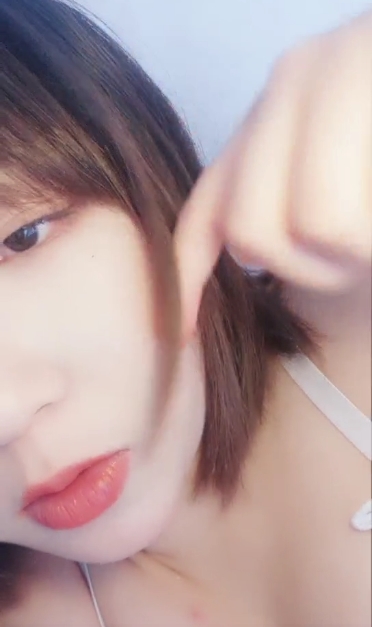 百度云限定！九儿小川白色吊带，1V137M，时尚潮流必备！