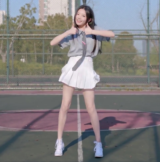 B站UP主欣小萌精心制作的人工合成视频,让你体验前所未有的视听盛宴!