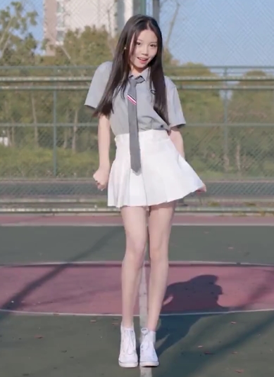 B站UP主欣小萌精心制作的人工合成视频,让你体验前所未有的视听盛宴!