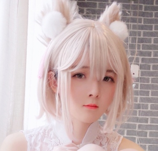 浮力姬一小央泽无删减写真合集:推特超美,让你心动不已!