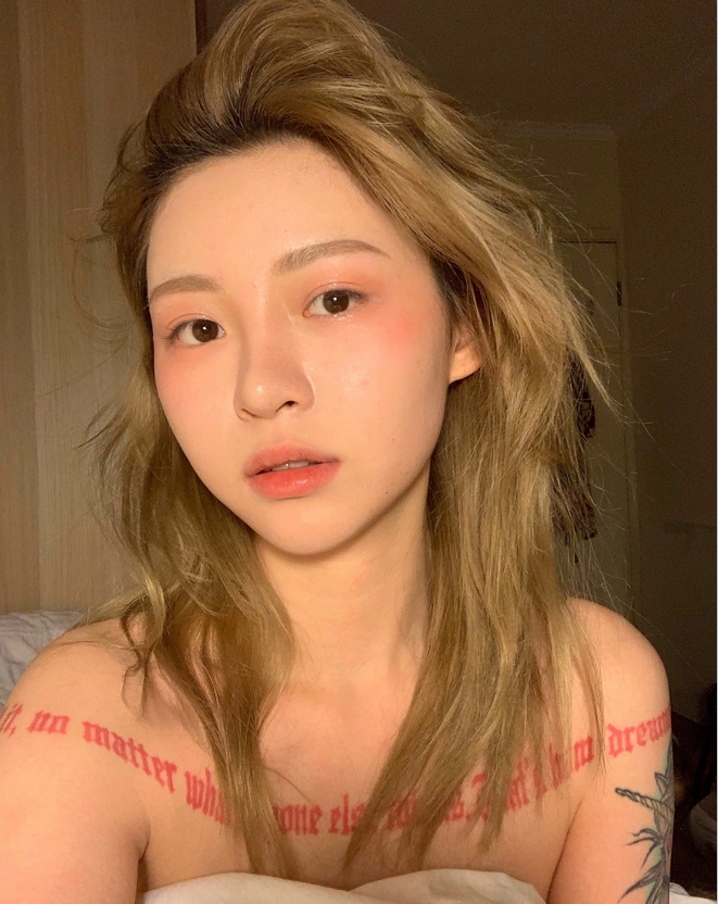 《痞幼私拍写真，抖音网红尺度大爆发！》