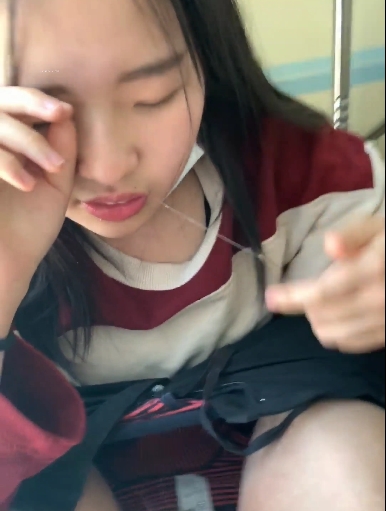 「小美女嘴艺狂吐白沫」:1V488MB百度盘免费转载搬运!