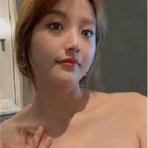 「独家爆料！17位反差婊私拍曝光，24小时内散播全网，你不可错过的打粑粑大事件！」