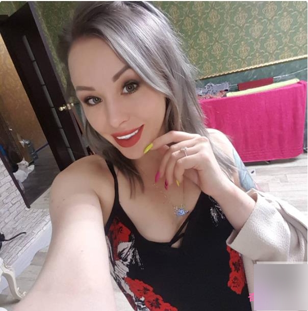 《欧美小姐姐MissAlice的精彩作品,让你心动不已!》