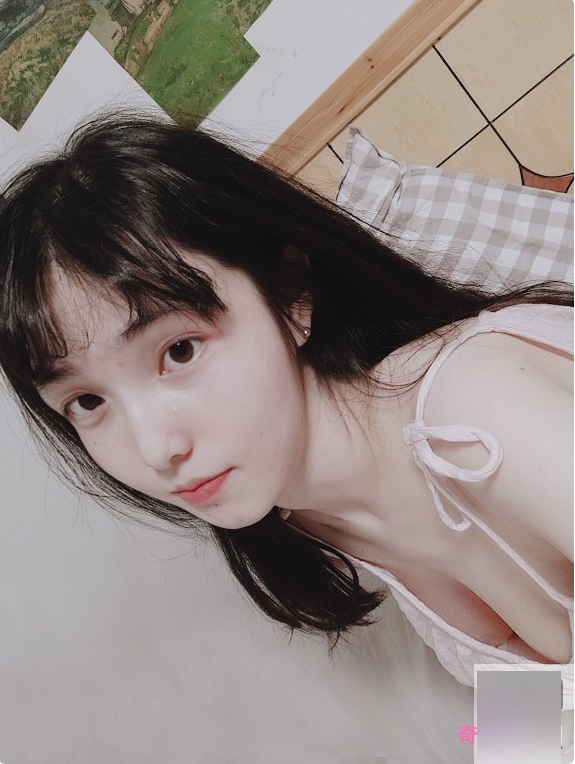 《揭秘P站女神EricaHand的完整合集视频》