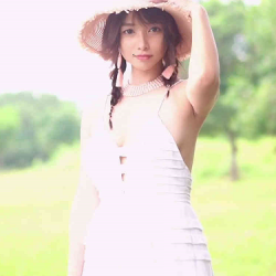 《P站女神级内衣模特Ja失眠ineJ》室外出水视频,让你心动不已!