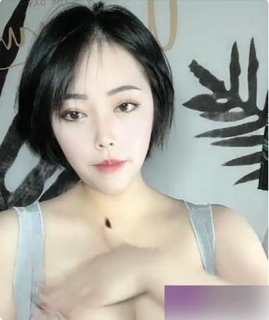 火爆直播！精选女主播E杯奶盖，两部作品震撼上贤妗