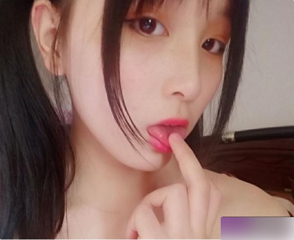 《推特美少女鱼儿酱作品小合集，萌翻天！》