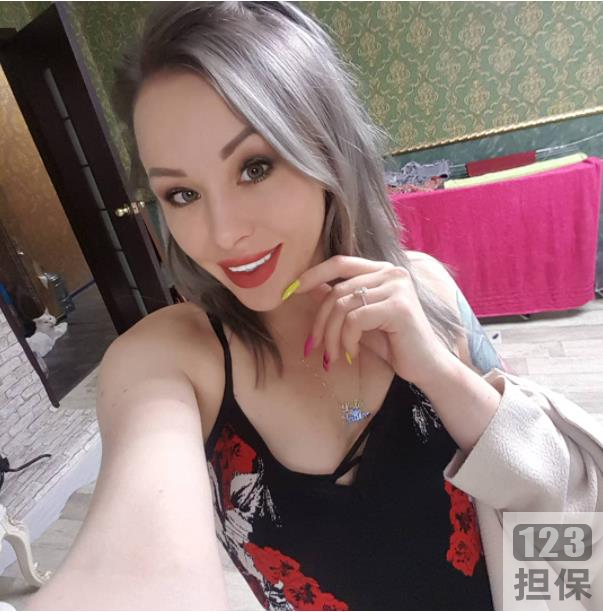 P站20万私拍，欧美女性情大长腿，直男心动的艺术涂鸦