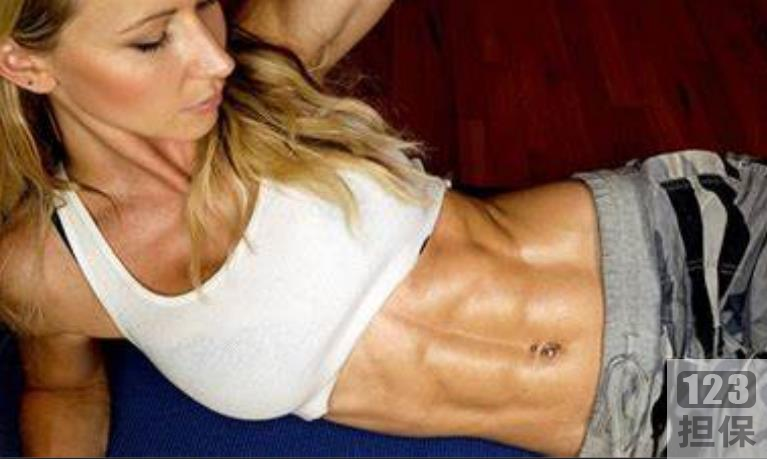 女教练Zuzka_light的欧美健身训练视频，身材性感腹肌引人注目，艾薇nu演员的写真集，包含5部4.7G的内容，女兵人Hji的ti教育人视频。