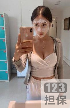 快手美女主播欣柔和小希的黑历史曝光,社保路线和社保视频引起关注,超高颜值和身材好的她们受到打击,遭遇破罐子破摔,25V和647M是关键词。