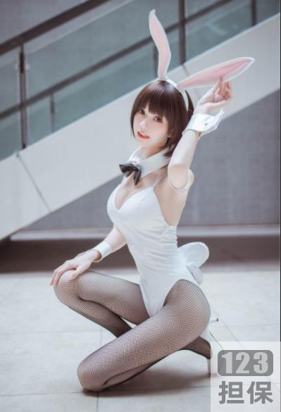 柚子猫加藤惠COSER:颜值身材排行版大米米:小翘臀大长腿小蛮腰轻肉感粉嫩娇羞亲和力睡裙白色长袜小女仆:PK宠物猫