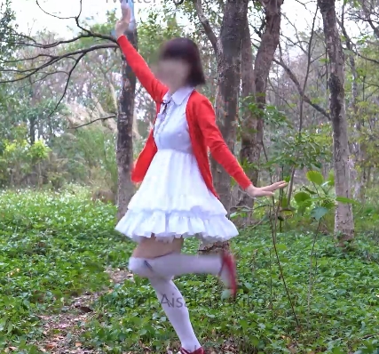 COS剑三妹子作品合集：迫击炮、灰色长裙、丝质袜子、学生服装、岛国校园、可爱玩具