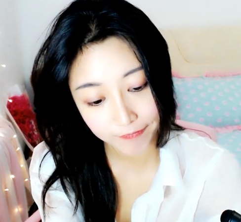 8秒妹：英文名、能力、1V1、土豪、软妹币、shuang、贤者模式、视频、勾引、身材、颜值、声音、UT视讯、美女、清纯、裤裤