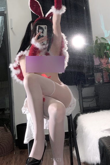 野餐兔晨意自拍舞蹈视频网红抖音舞蹈推平台美少女终极粉丝车灯小怪兽